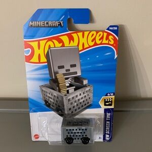 Hot Wheels Minecraft Minecart with Skeleton Screen Time 8/10 146/250 NEW